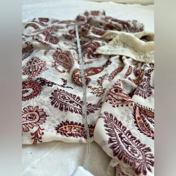 The Bright Side by Rocky Barnes Paisley Lace Button Front Crop Top Blouse Size L - Picture 9 of 11